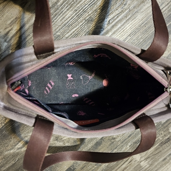 HARVEYS Limited Edition Seatbelt Bag - Picture 11 of 15